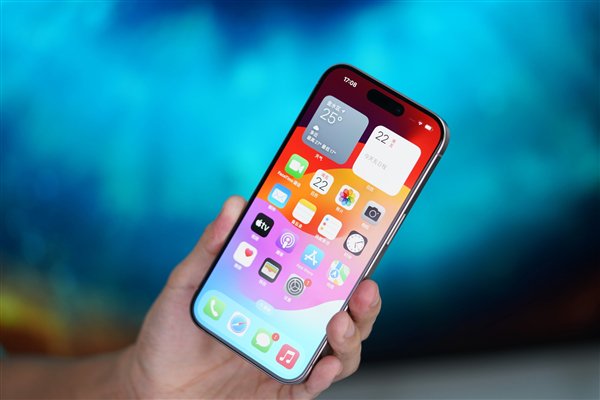  涨幅最低超1000元！中国手机厂商将集体涨价 网友：iPhone竟成性价比之王 新闻