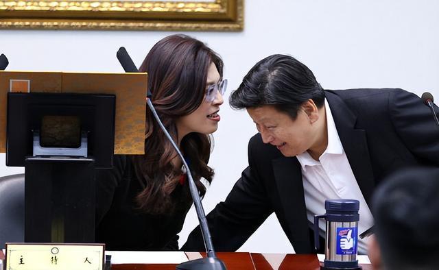郑丽文登陆背后的政治逻辑：国民党战略转向的深层解析 新闻