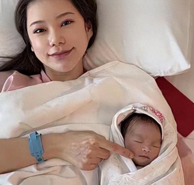  从评论区正面交锋到柳絮吐槽：马筱梅回京事件的舆情演变深度复盘 娱乐新闻