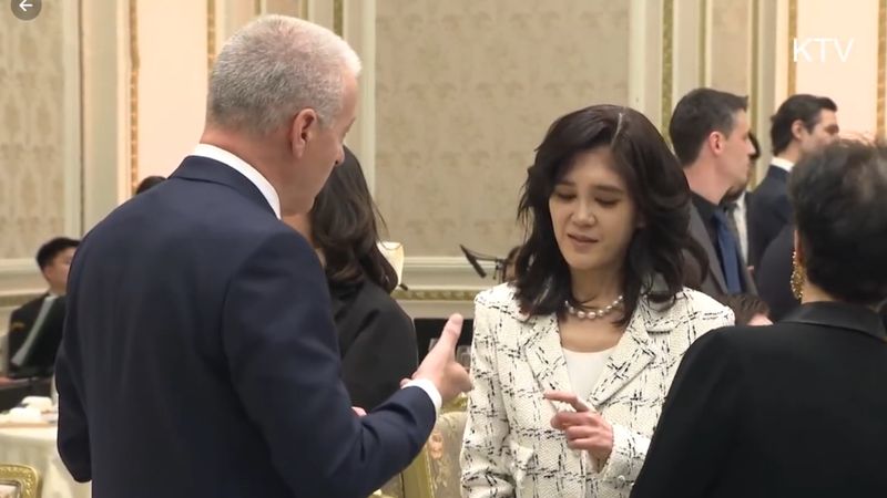  【深度拆解】李富真国宴着装：职业化穿搭背后的女性领导力哲学 企业服务