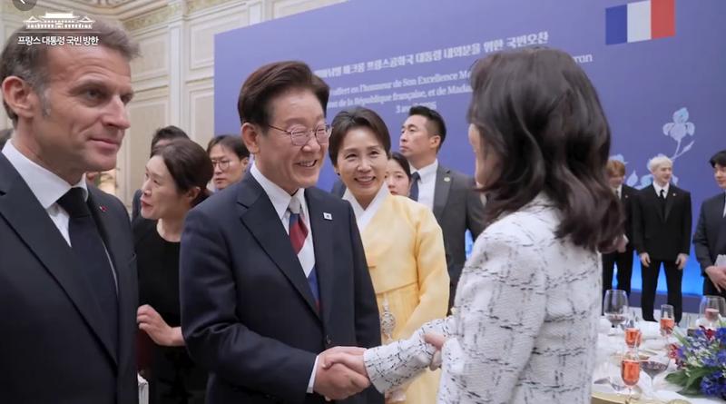  【深度拆解】李富真国宴着装：职业化穿搭背后的女性领导力哲学 企业服务